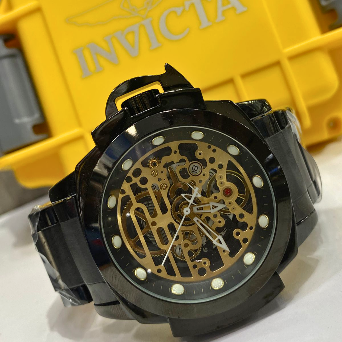 reloj invicta original hombre color negro fondo amarillo Comprar tienda onlineshoppingcenterg Colombia centro de compras en linea